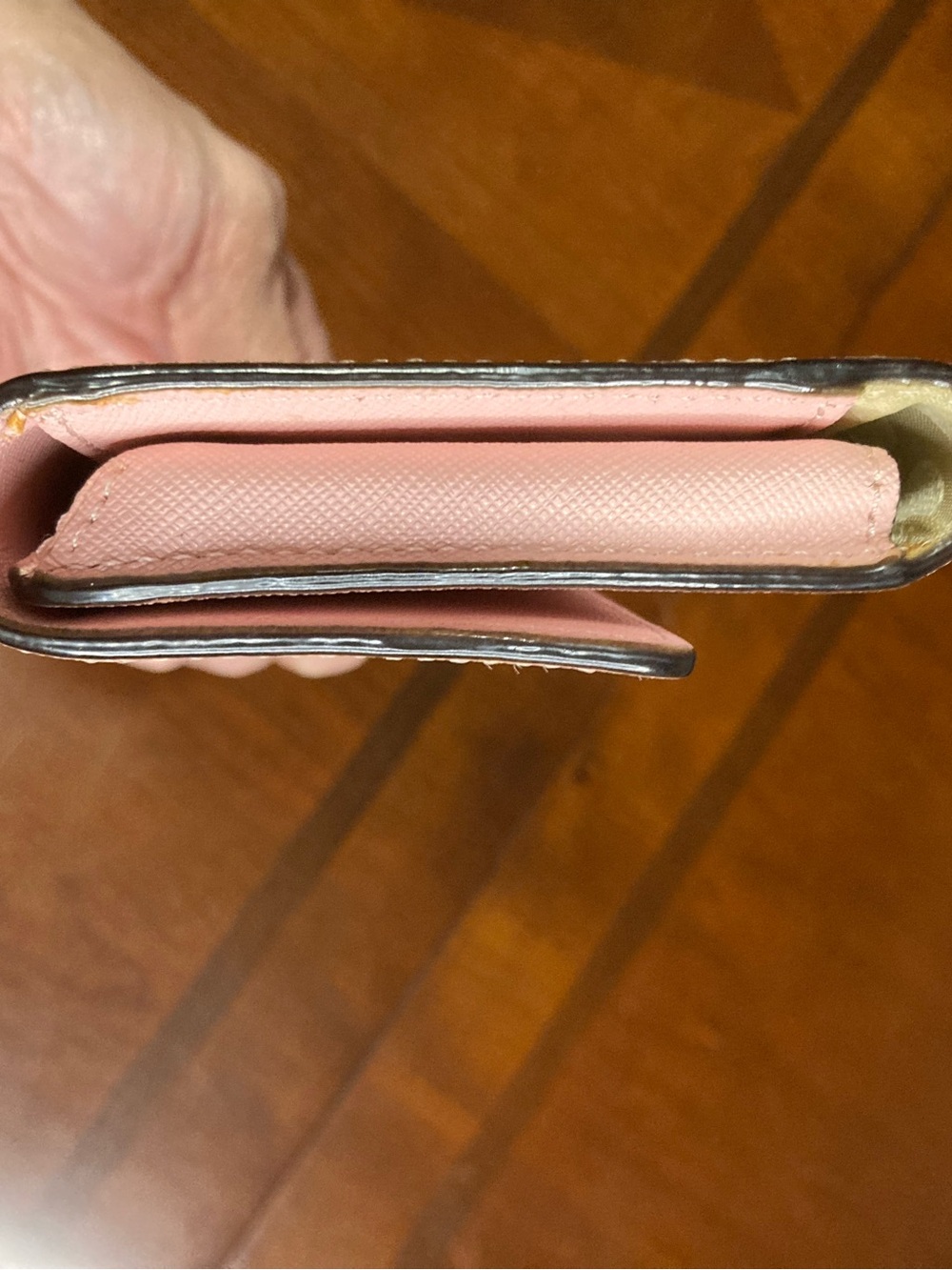 Kate Spade New York Cedar Street Tri-Fold Saffiano Leather Wallet On Chain NWOT - Picture 9 of 14
